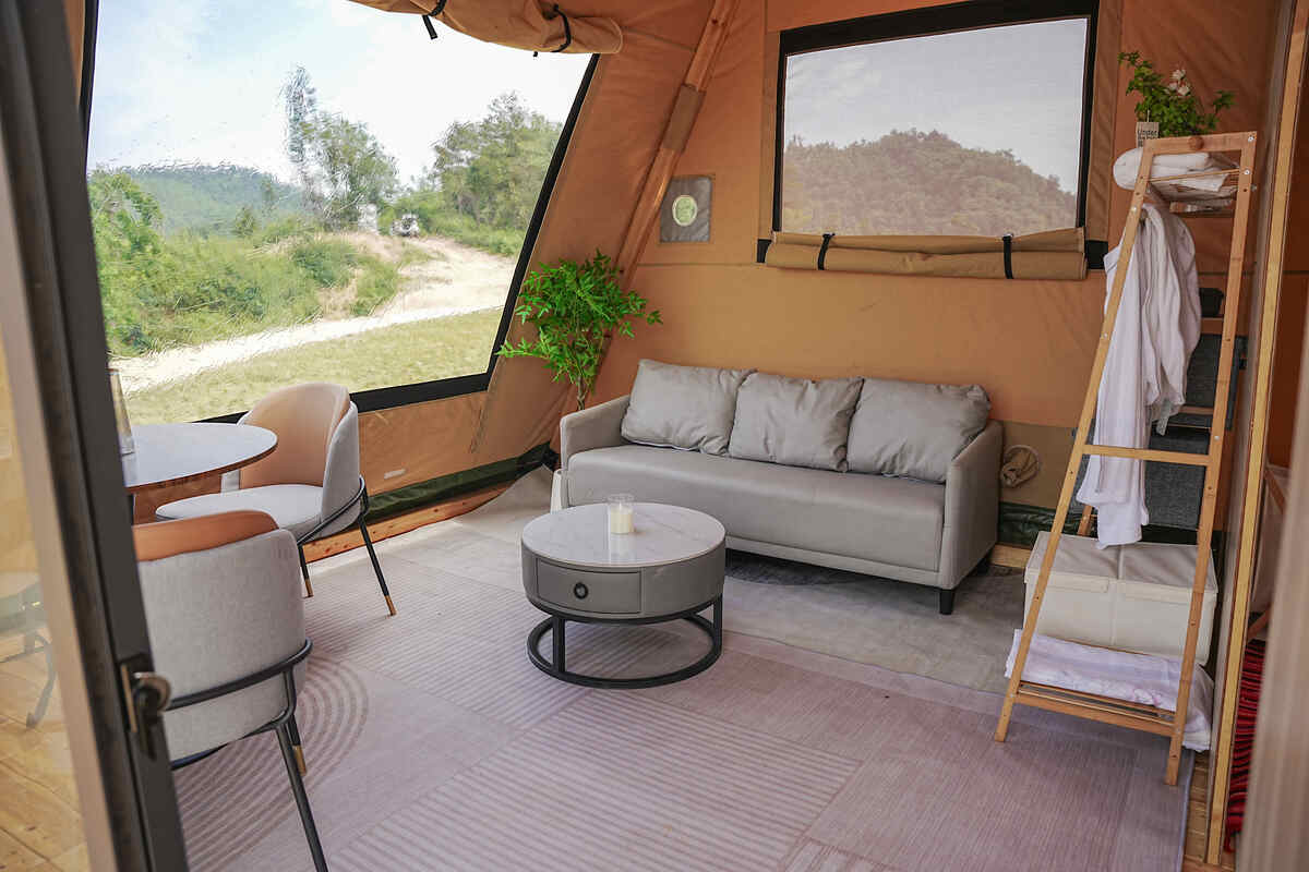 Aquila Hotel Tent