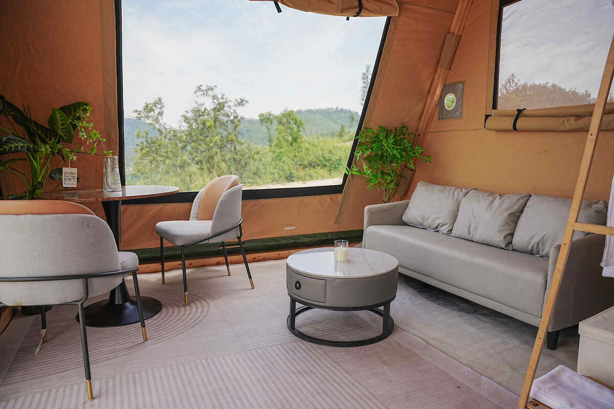Aquila Hotel Tent